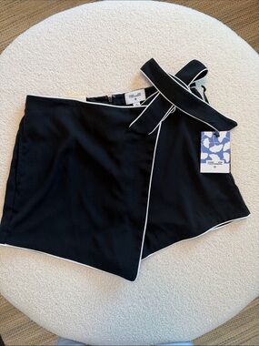 Diane Von Furstenberg Black Skort with White Piping